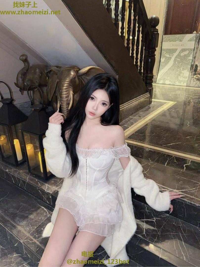 年轻听话反差女大