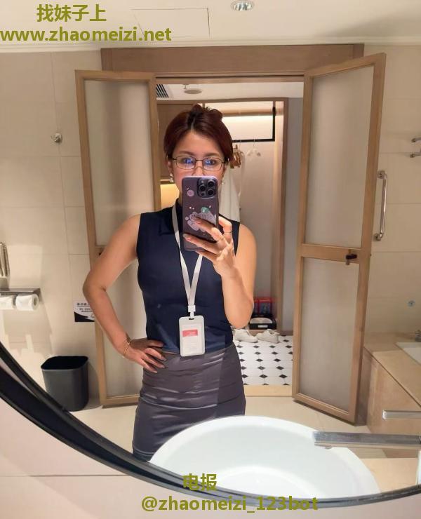 海珠角色扮演少妇