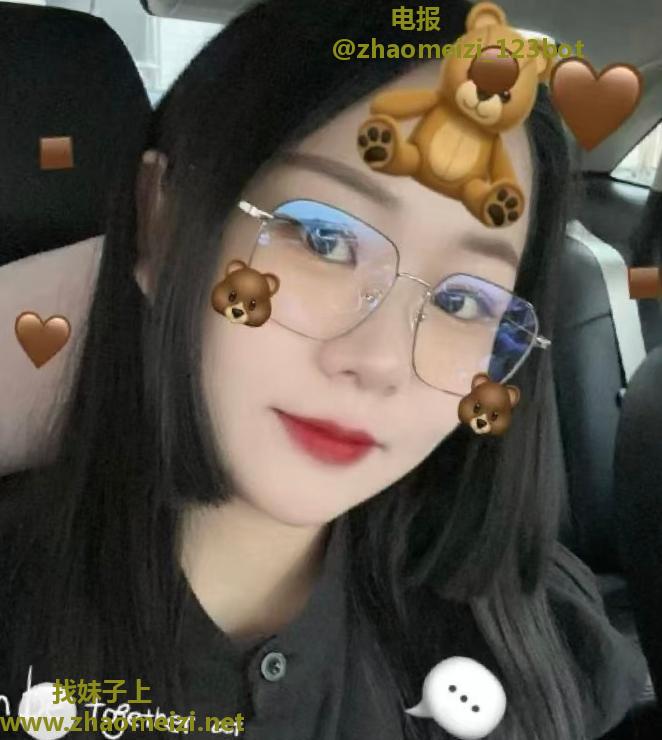 双飞肥臀姐妹花