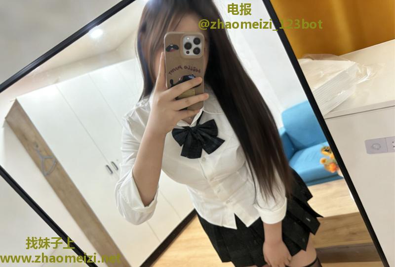 清纯大胸配合小妹妹