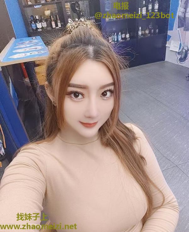 双龙大道高颜值美女