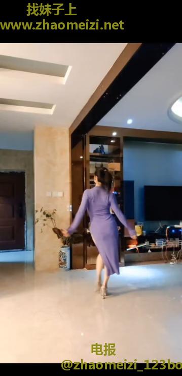 双飞舞蹈姐妹腰细胸大