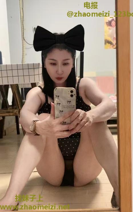 轻熟少妇身材好