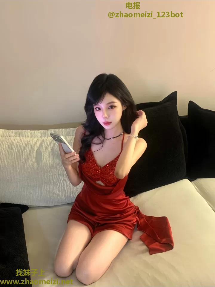 白丝袜嫩妹水多