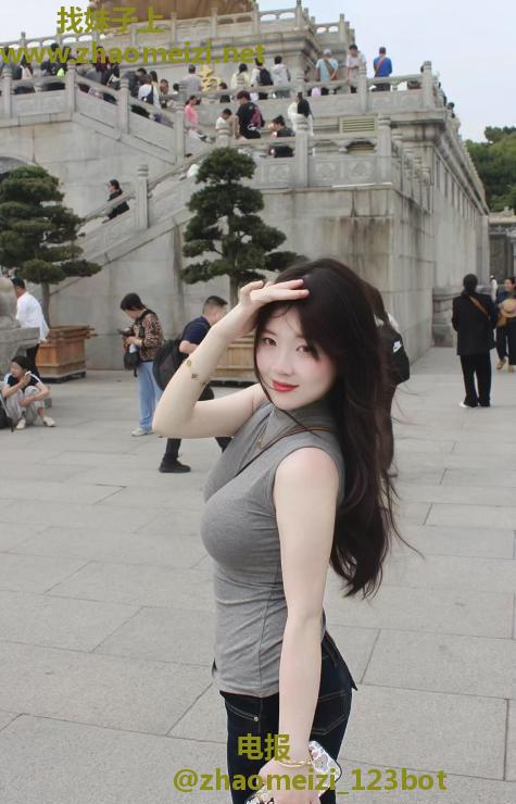 可爱美乳大胸妹妹