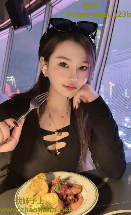 岳麓E奶女神依依