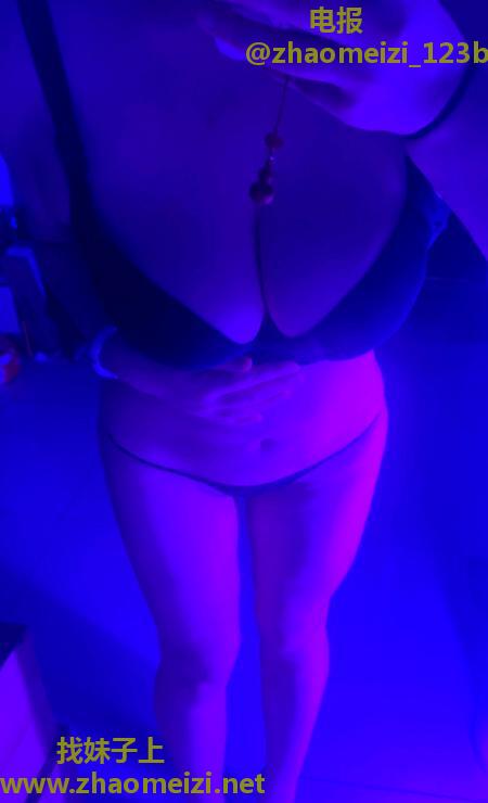 天河巨乳大屁股BBW