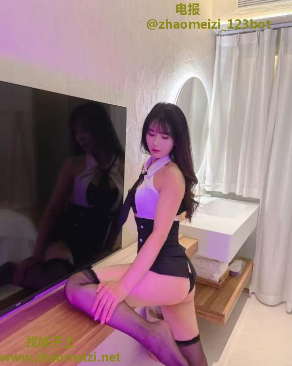 白云可69舌吻六月