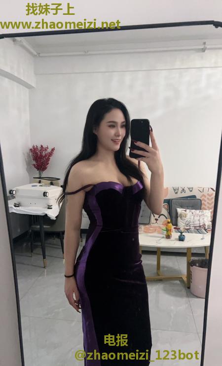 风骚巨乳小姐姐