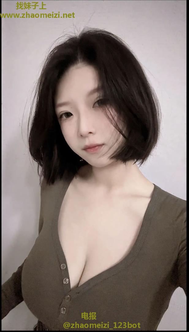 三里屯短发风骚少妇