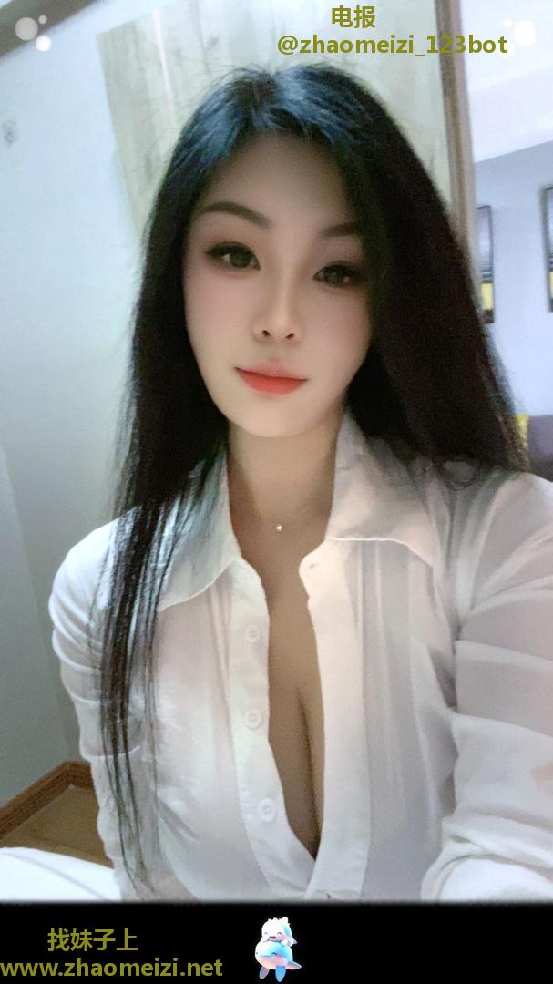 爆汁豪乳红臀小姨子