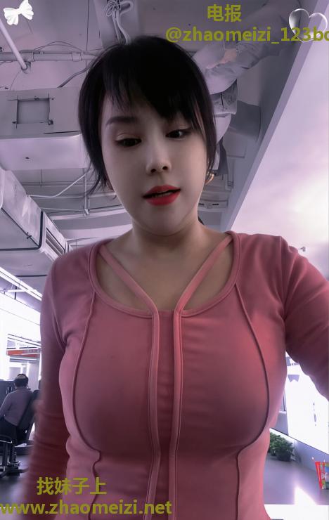 爱健身的大奶熟女