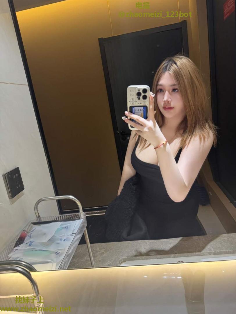 风骚美白丰乳性感冰冰