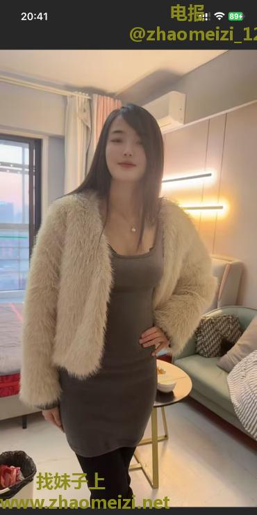 少有的三通爽翻嫩妹