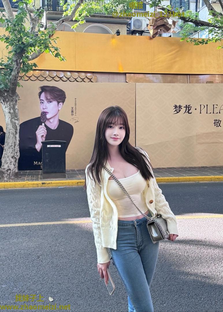 长沙丰满白虎骚妹