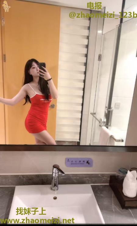 龙华蜂腰辣妹苏漫