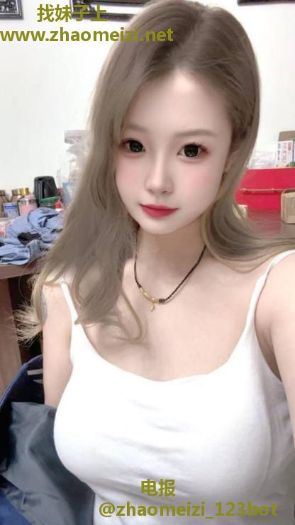 常熟肤白颜值小女友