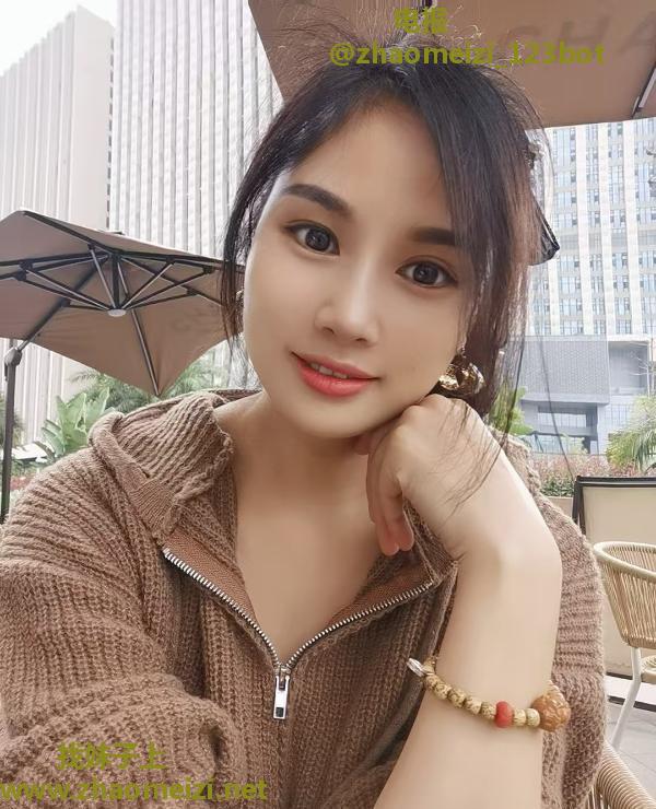 天府三街苗条御姐