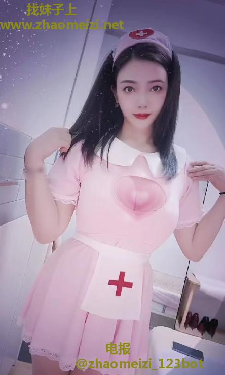 三刷武侯性感大奶御姐