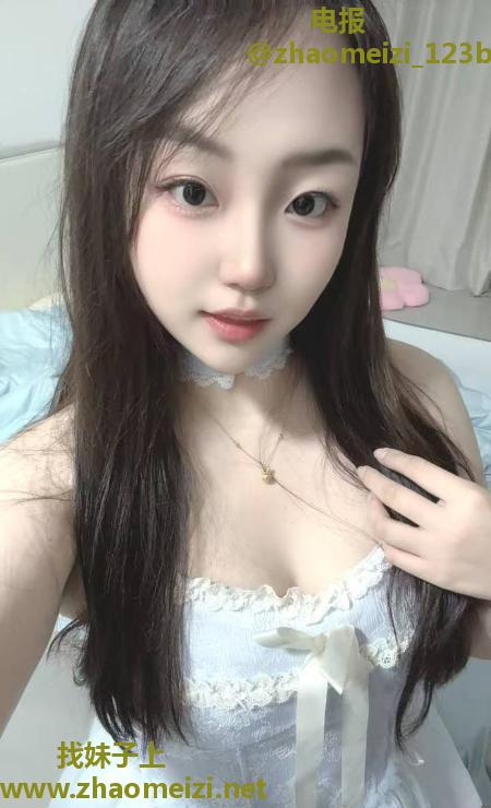 蜀山雪白大胸妹子