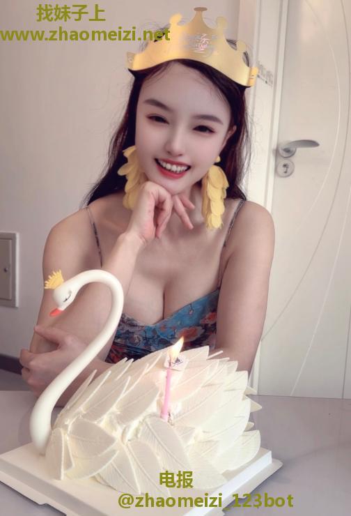 特色水墨大胸骚逼甜甜