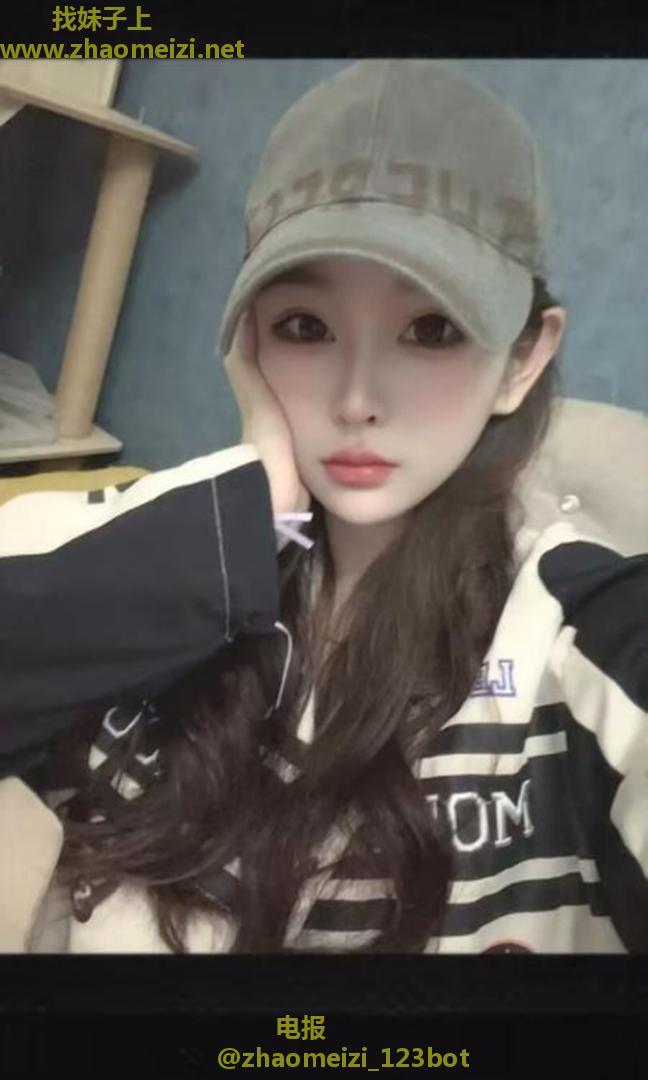 胸大后翘性感小尤物