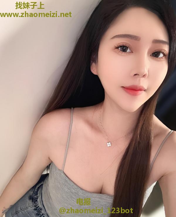 乌市蜜桃臀尤物阿璃