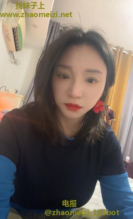 戴眼镜的大奶骚妇