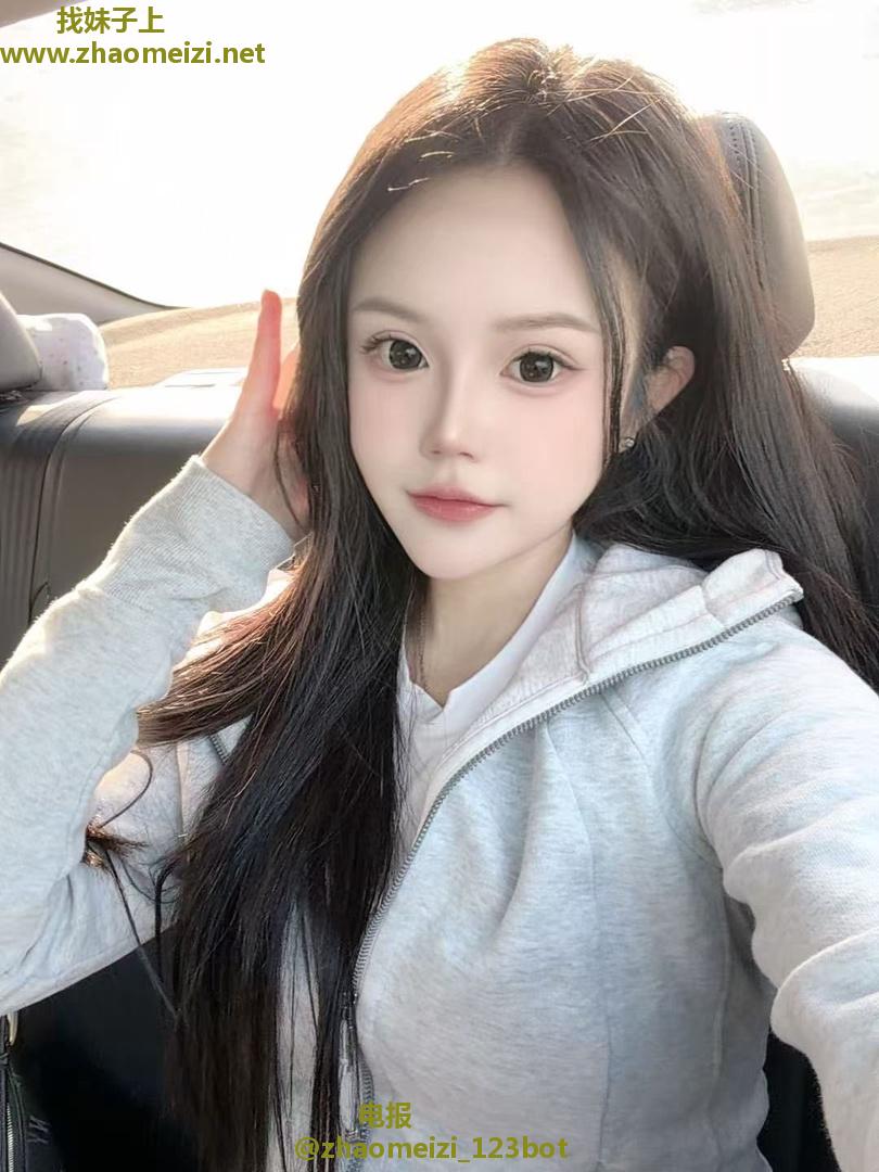 00后娇小玲珑妹子