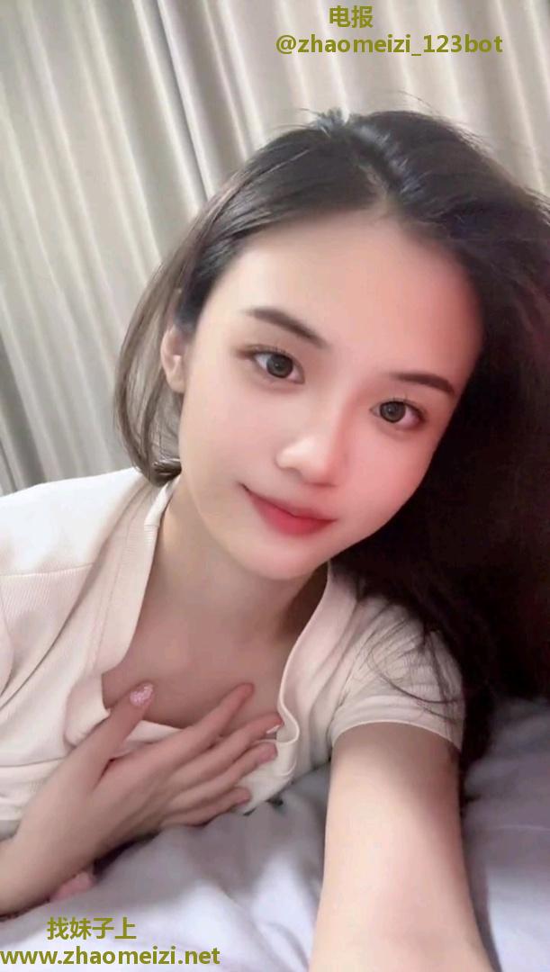 气质纯欲风小姐