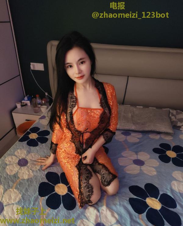 莞式服务大奶李柏朴