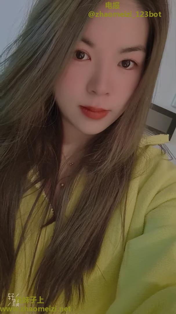 美腿巨骚小嫩逼