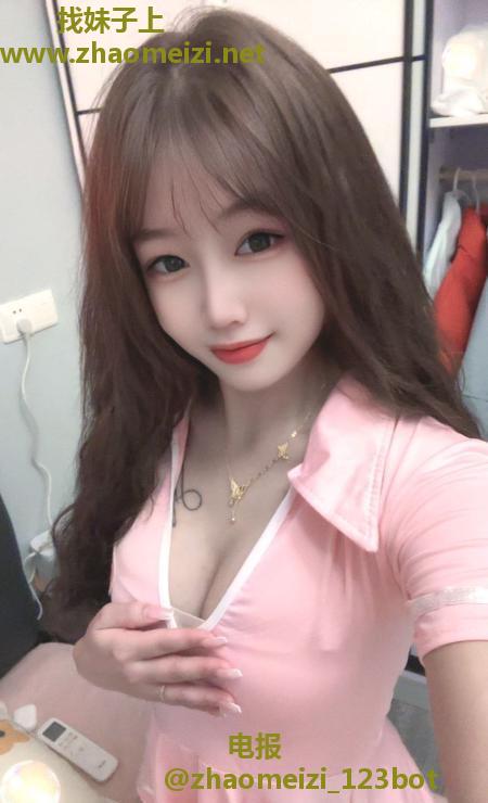 武进肤白貌美彤彤