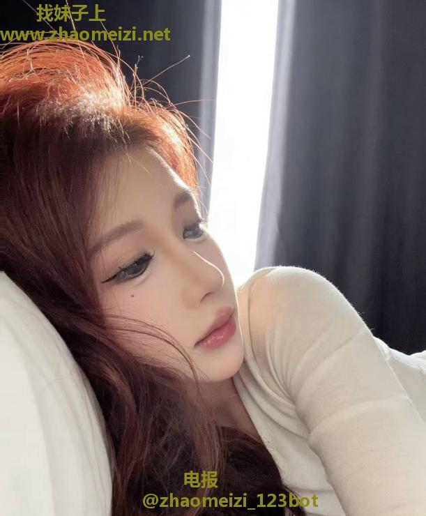 肤白貌美颜值长腿老师