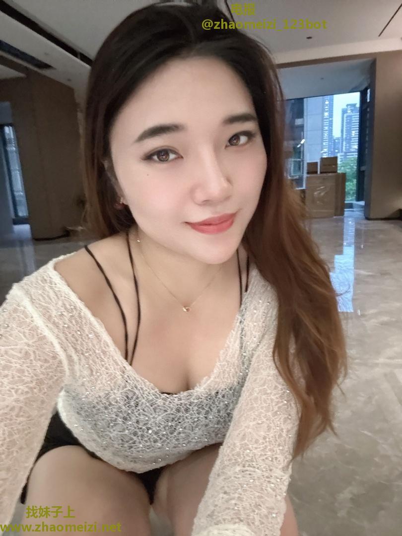 胸有弹性的小妹妹