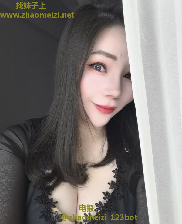 西安风骚韵味的大奶妹