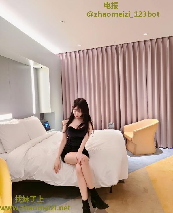 小店高颜值纯御妹子