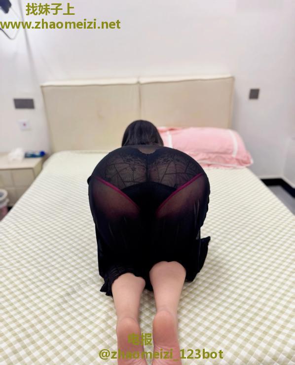 滨江肉臀老板娘