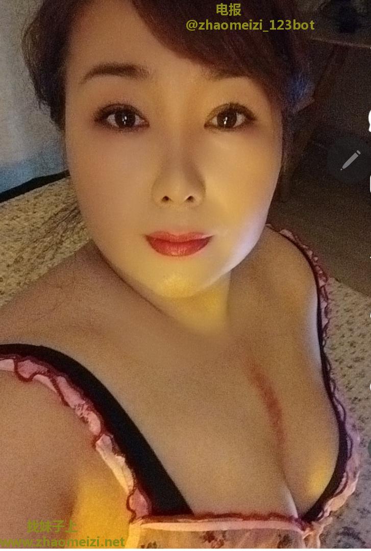 双井超级肥臀美女