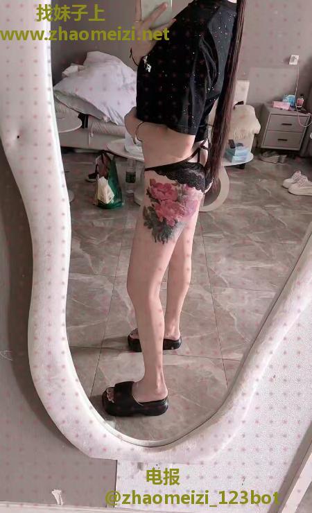 颜射口爆好身材嫩妹