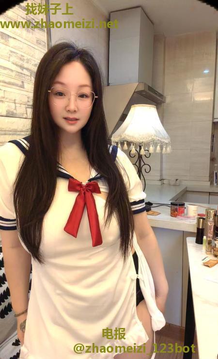 武进巨乳眼镜少妇