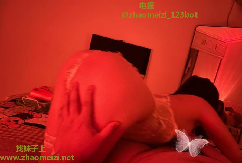 光谷美乳水多小姐姐