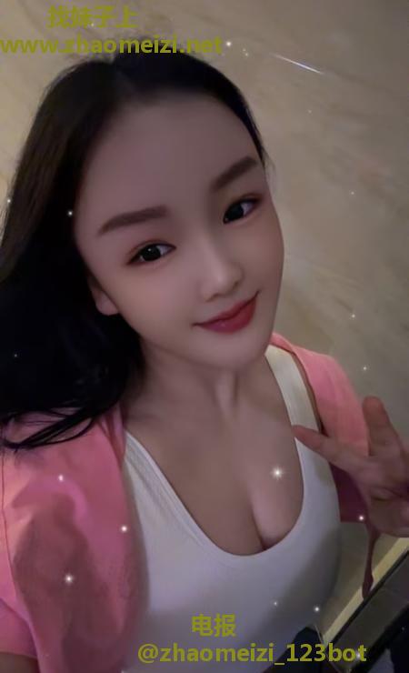 纯欲小姐姐依依