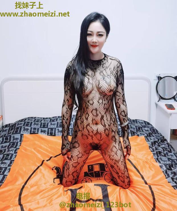 后入大奶肥臀姐姐