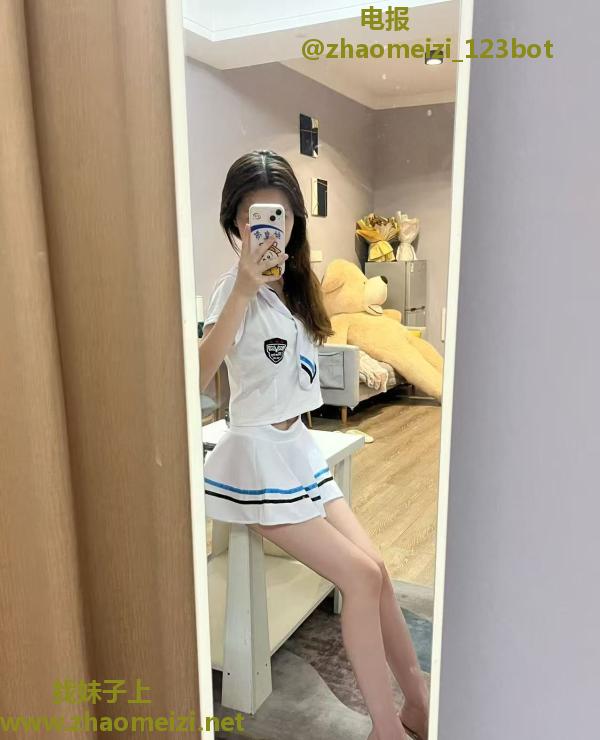 汉口制服小甜甜