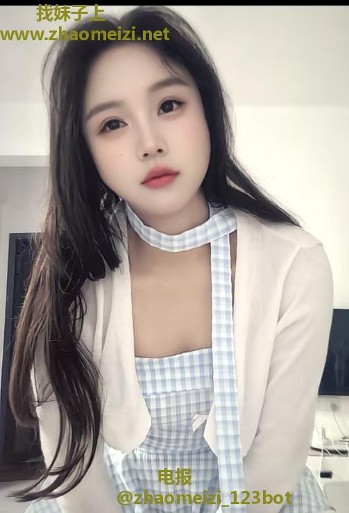 制服调情少妇在兼职