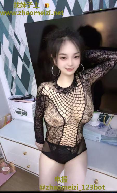 微胖大奶少妇
