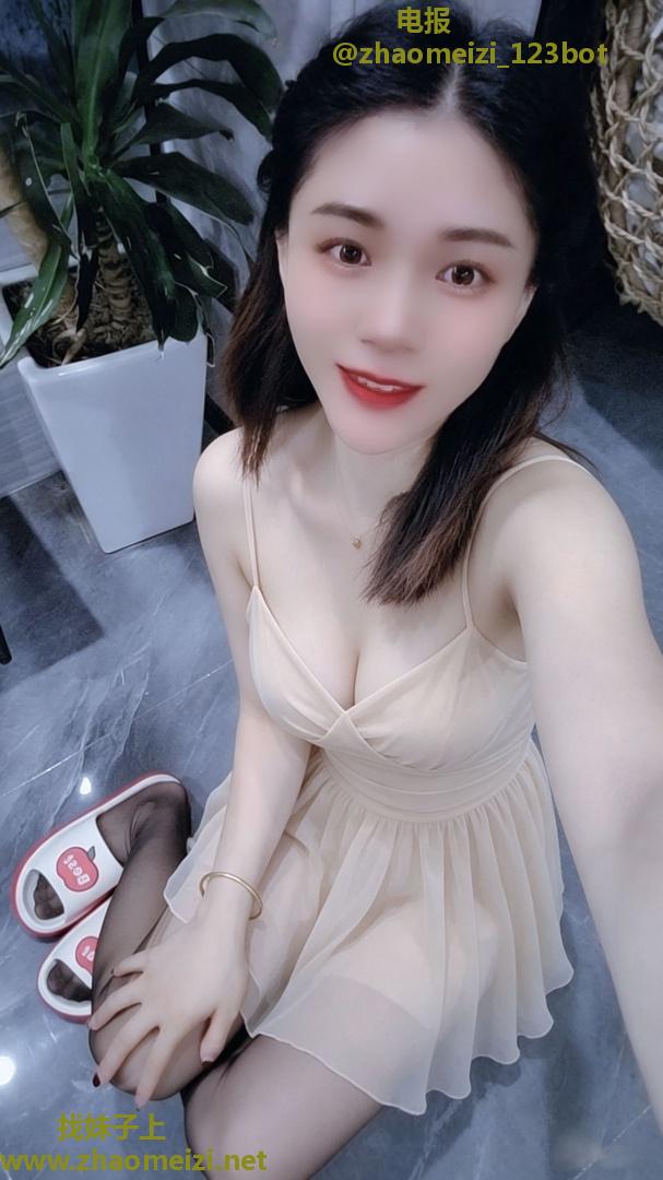 白嫩大奶温柔声音甜美