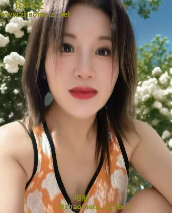 一字马瑜伽骚气少妇