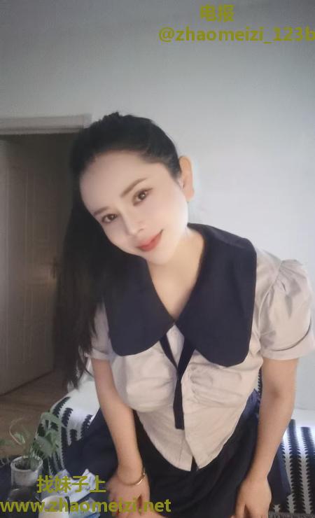 火辣制服少妇